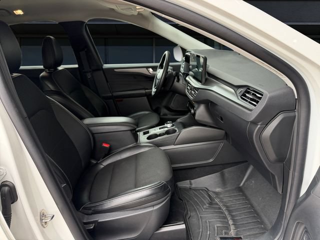 Certified 2025 Ford Escape SE FWD image 15