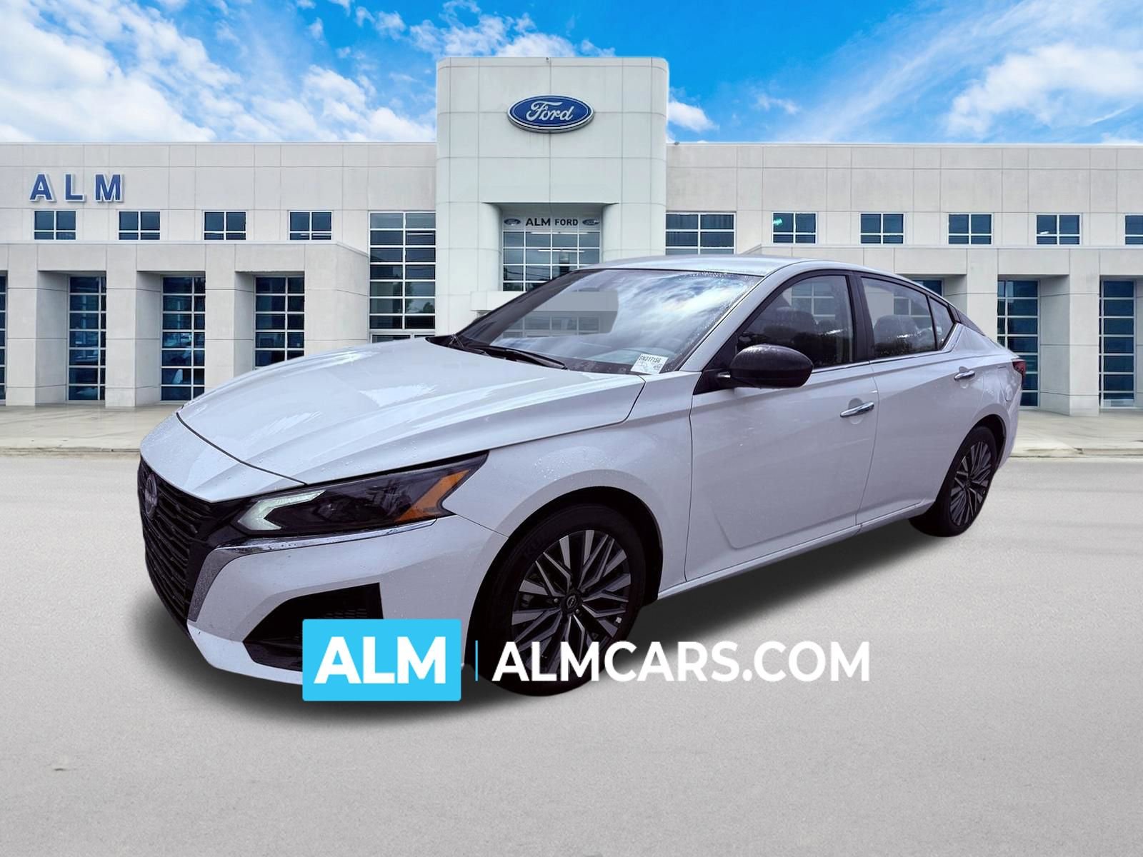 Used 2025 Nissan Altima 2.5 SV FWD image 1