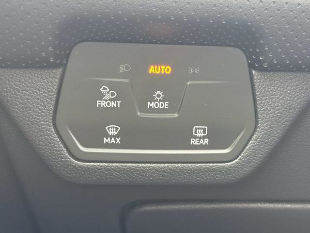 Used 2024 Volkswagen Atlas SEL Premium R-Line image 17