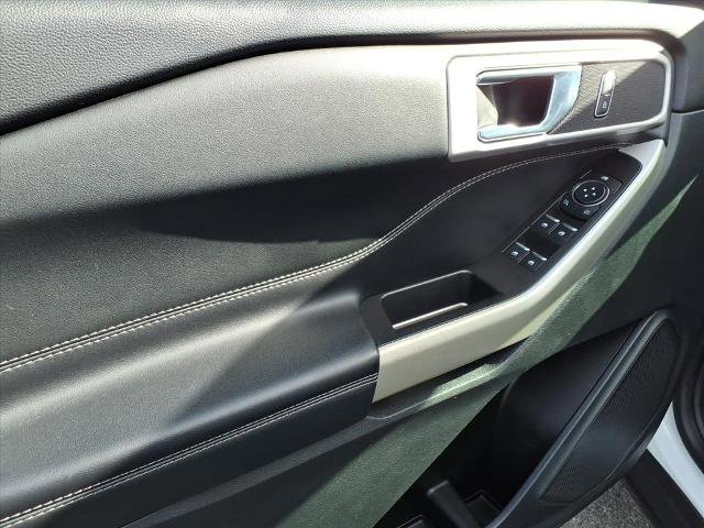 Certified 2021 Ford Explorer XLT w/ Equipment Group 202A image 9