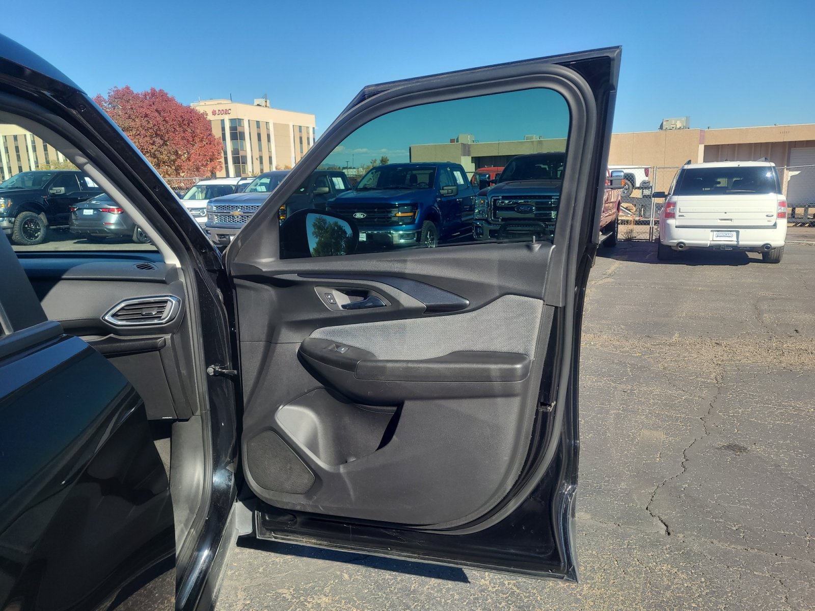 Used 2022 Chevrolet TrailBlazer LT w/ Driver Confidence Package AWD/4WD image 16