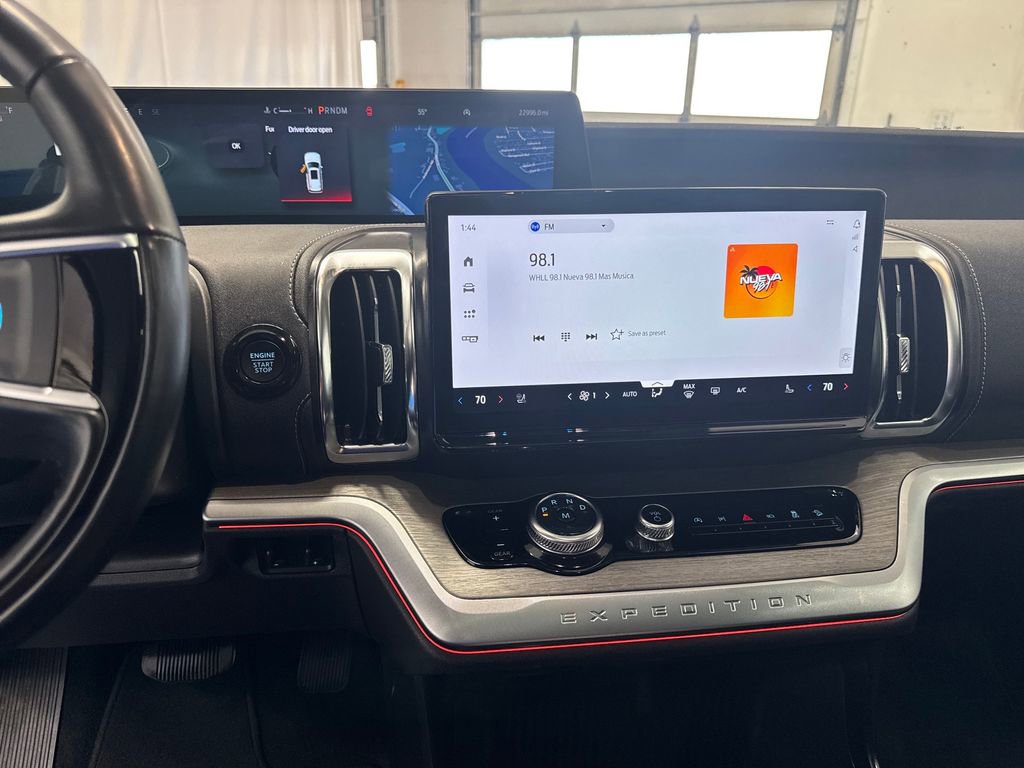 Certified 2025 Ford Expedition Platinum AWD/4WD image 19