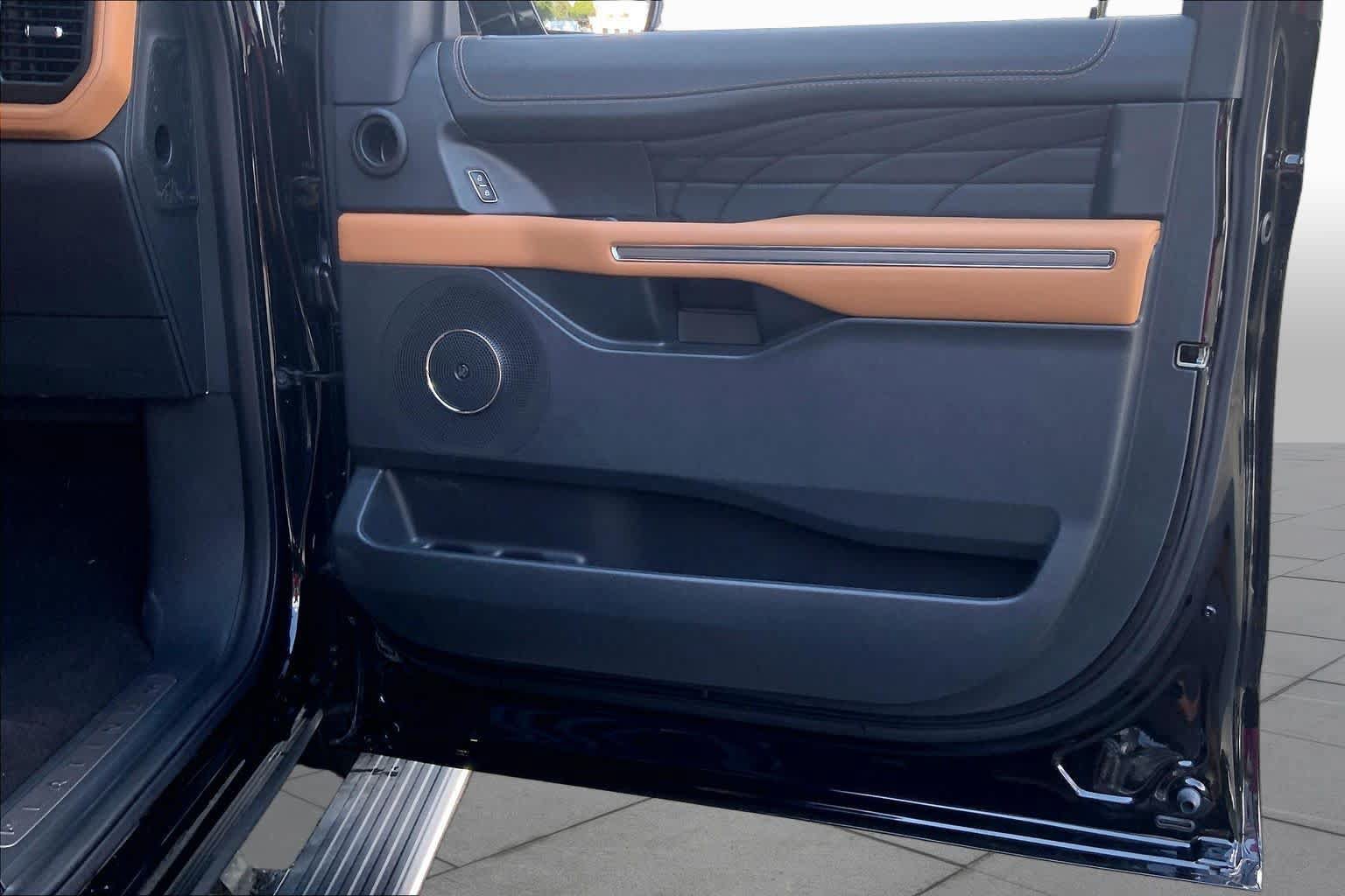 Certified 2023 Ford Expedition Platinum RWD image 23