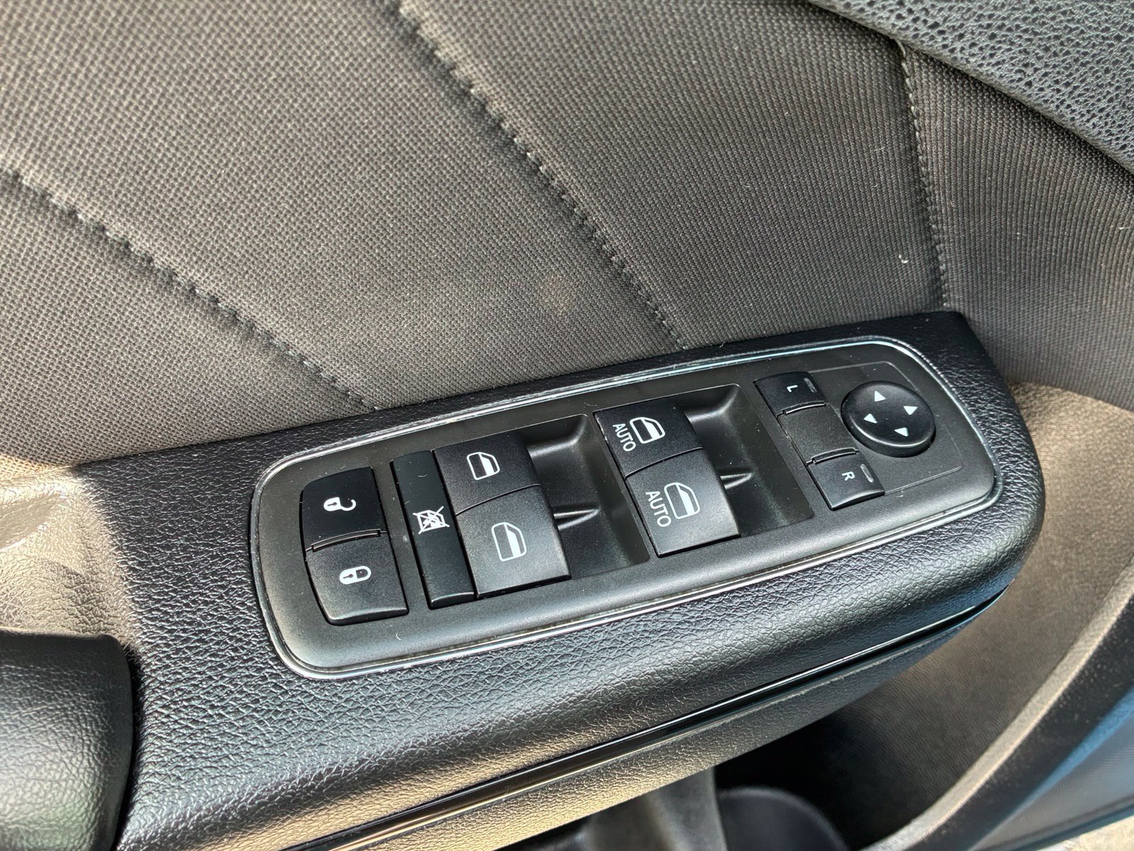 Used 2022 Dodge Charger SXT w/ Blacktop Package RWD image 12