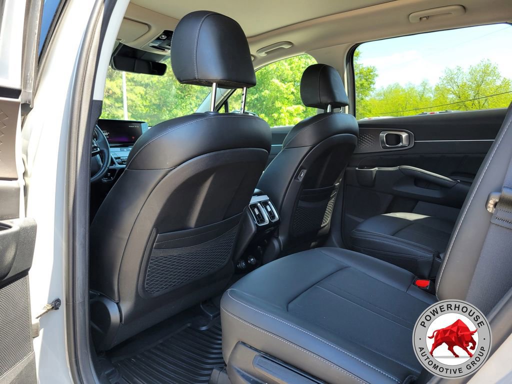 Used 2023 Kia Sorento SX image 16
