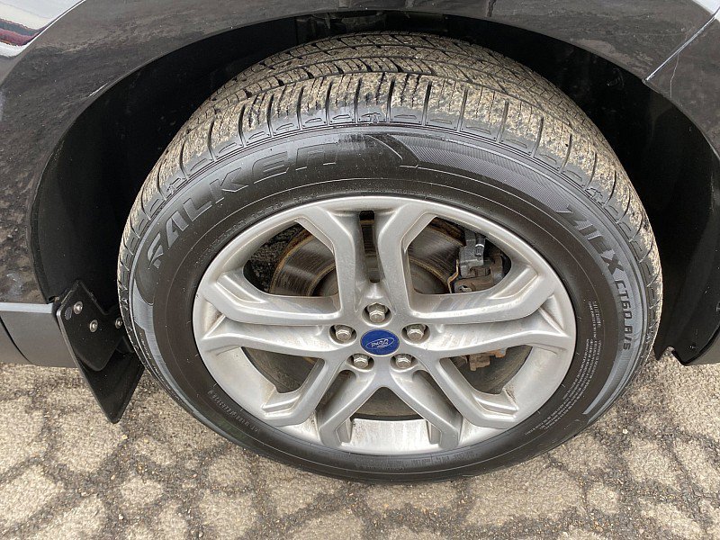 Certified 2018 Ford Edge Titanium w/ Technology Package image 12