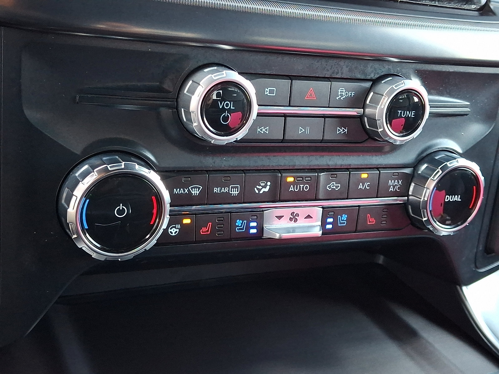 Certified 2025 Ford F150 Platinum AWD/4WD image 17