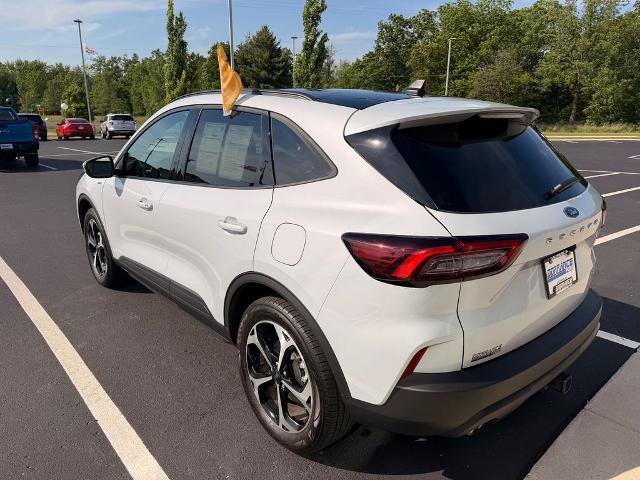 Certified 2025 Ford Escape ST-Line Select w/ Class II Trailer Tow Package AWD/4WD image 8