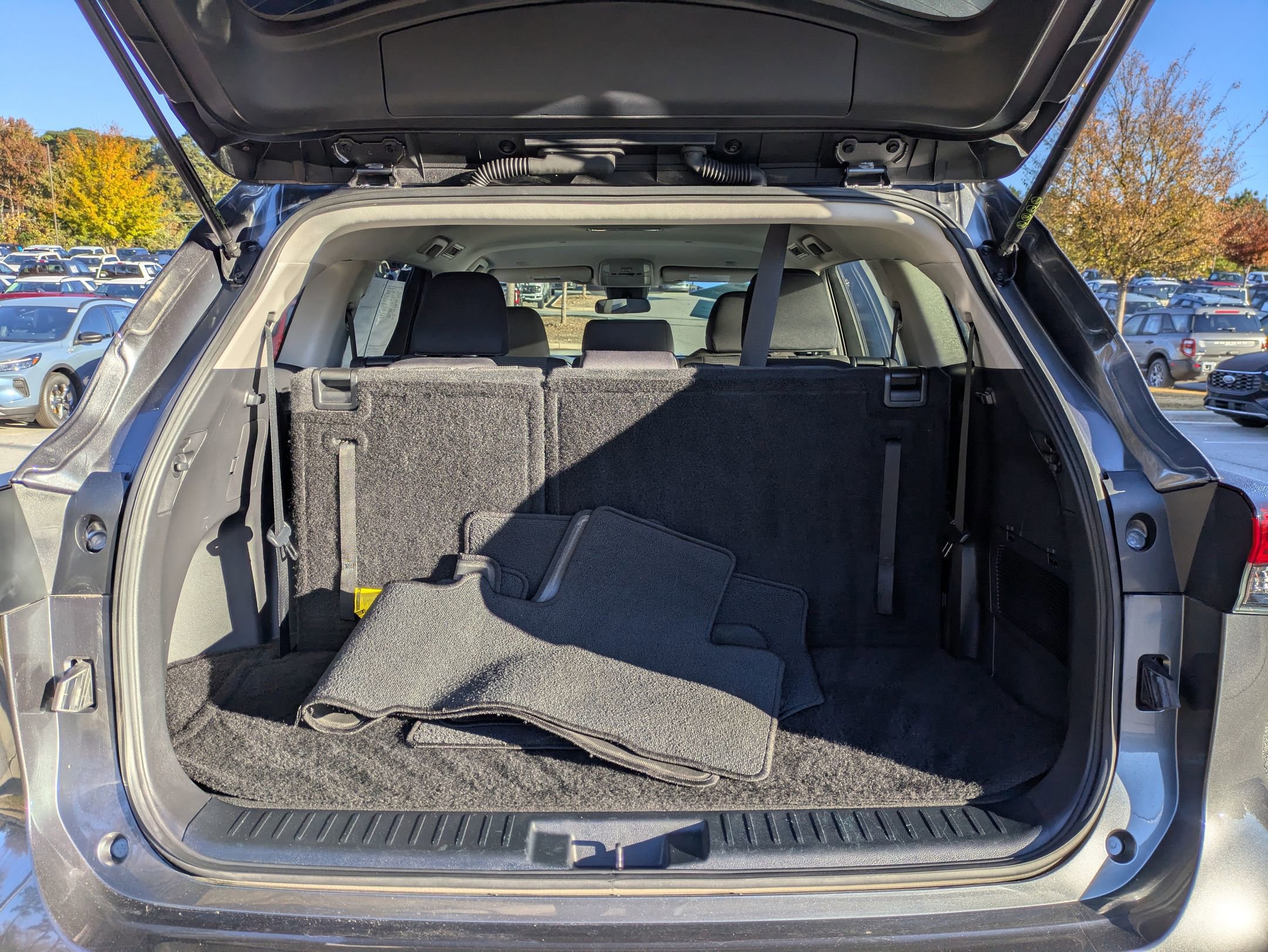 Used 2023 Toyota Highlander Limited image 32