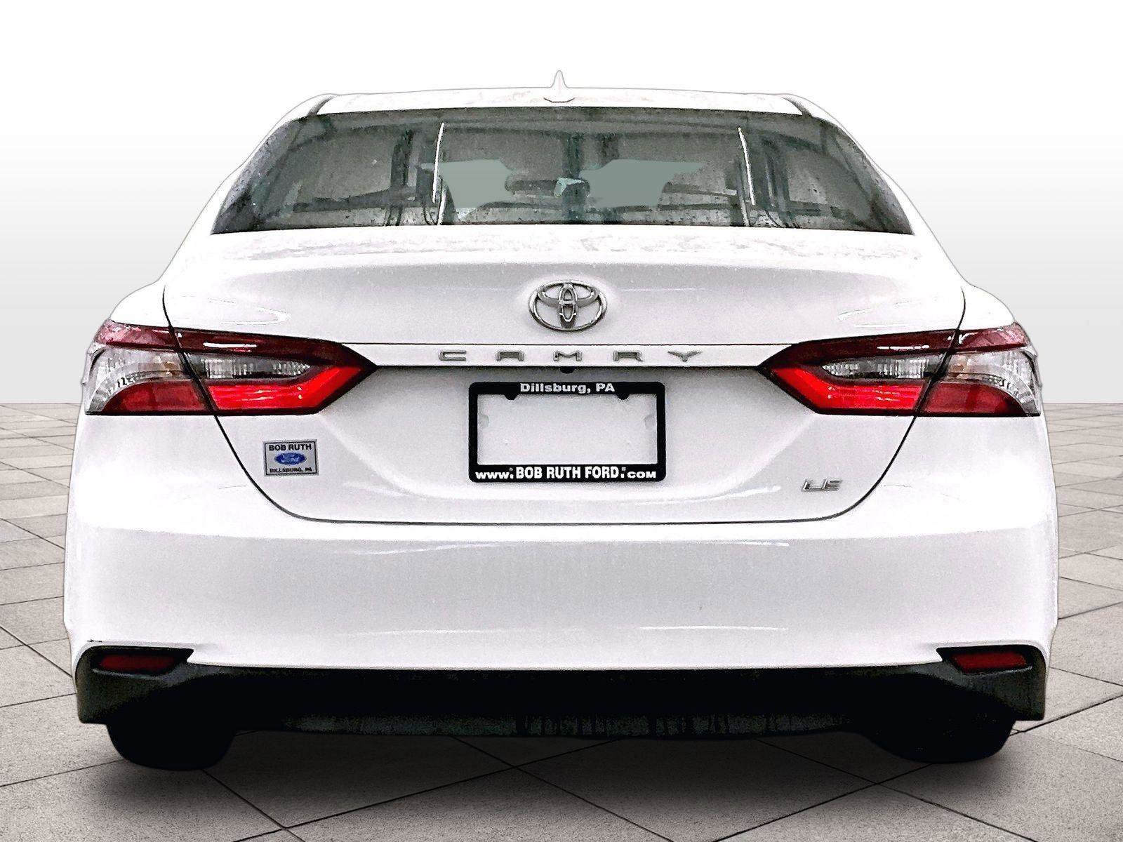 Used 2022 Toyota Camry LE FWD image 4