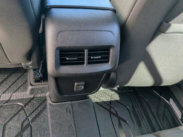 Used 2020 Chevrolet Equinox LT w/ Driver Convenience Package image 12