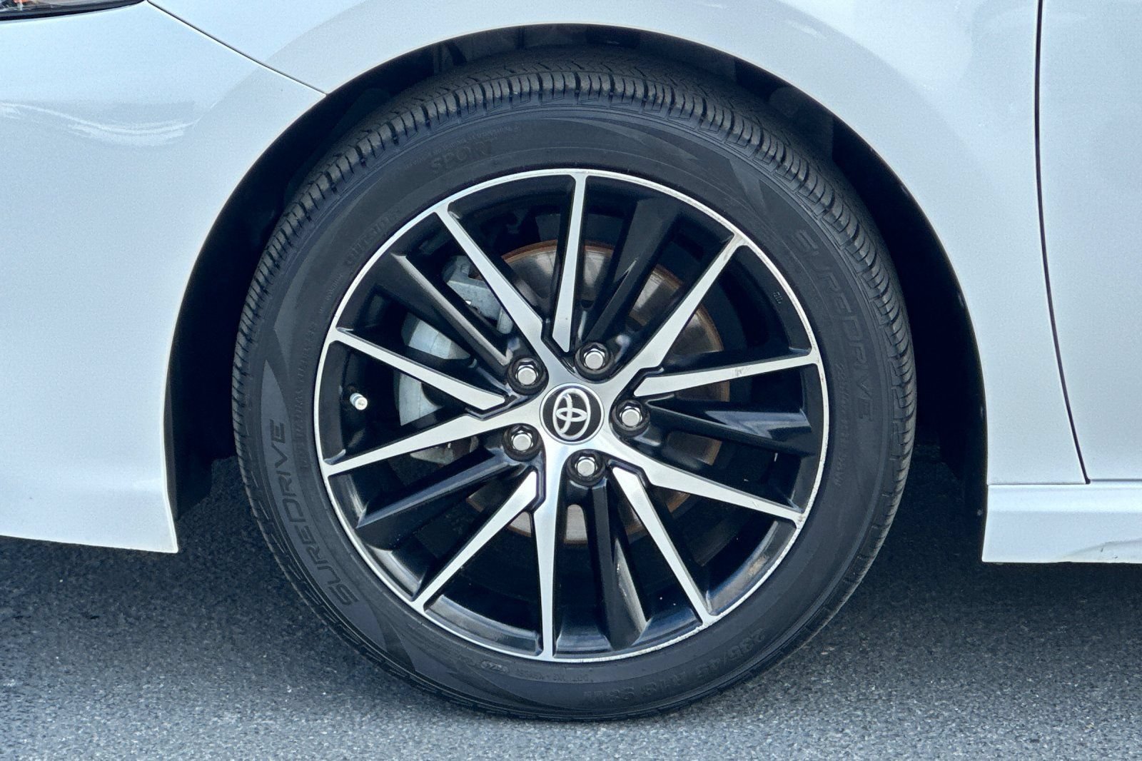 Used 2021 Toyota Camry SE w/ Carpet Mat Package (TMS) FWD image 23