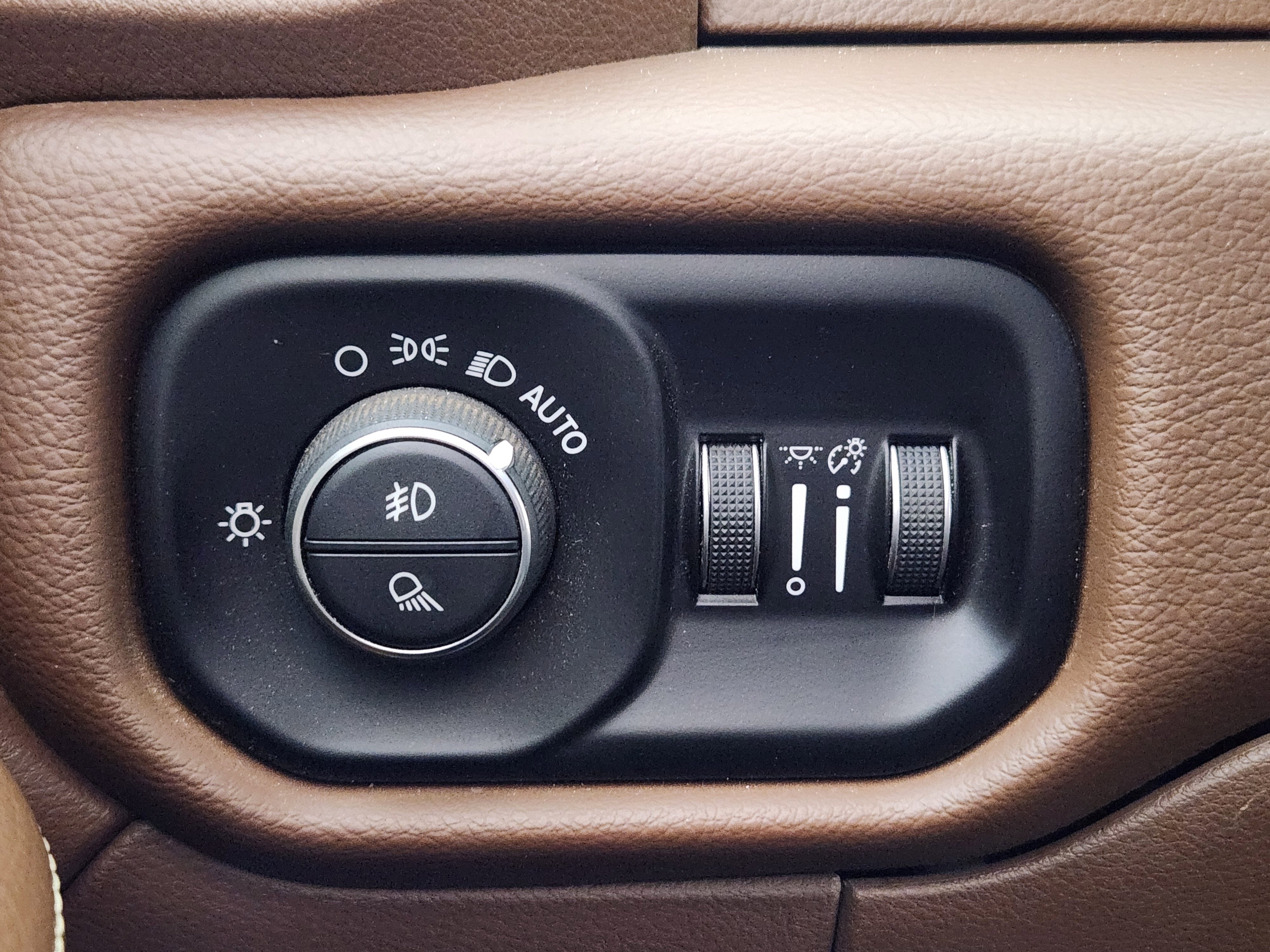 Used 2020 RAM 3500 Laramie image 27