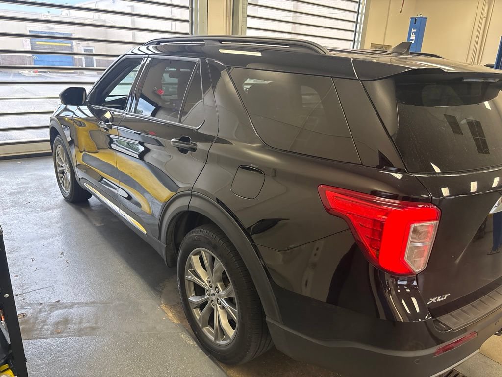 Certified 2023 Ford Explorer XLT w/ Equipment Group 202A AWD/4WD image 6