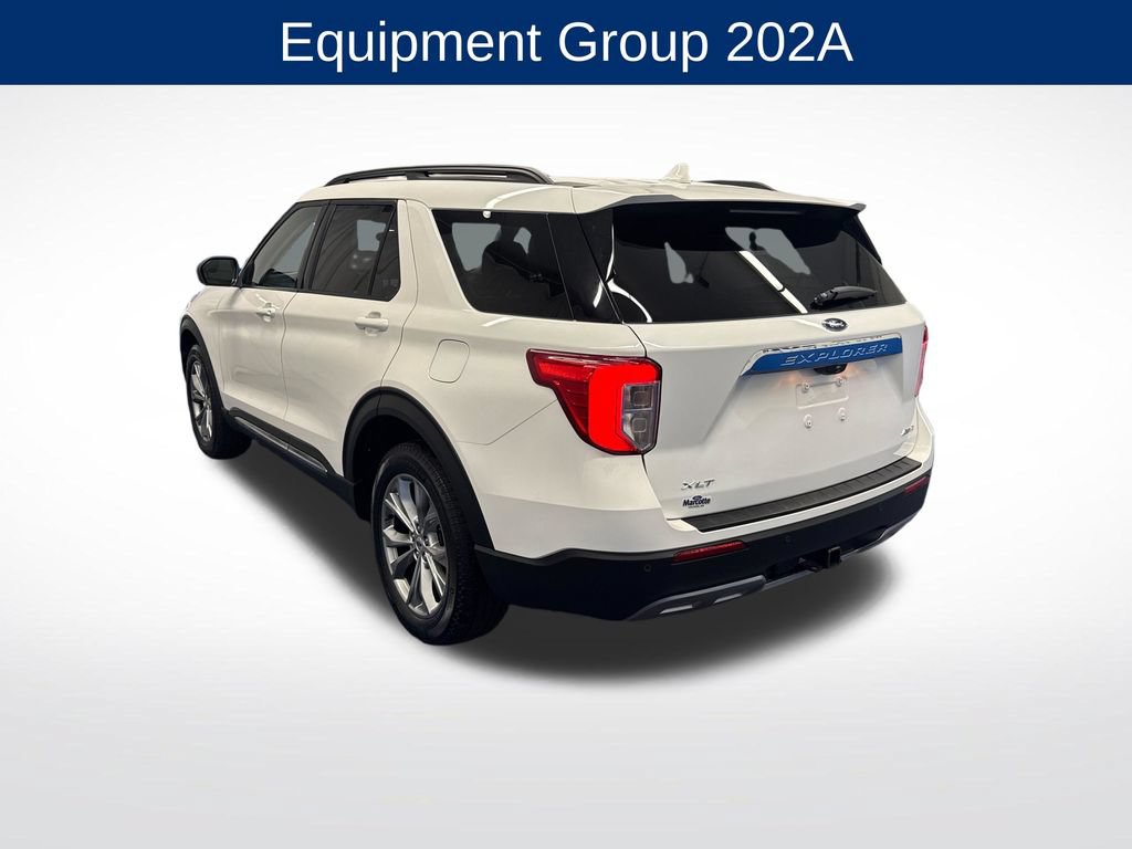 Certified 2023 Ford Explorer XLT w/ Equipment Group 202A AWD/4WD image 3