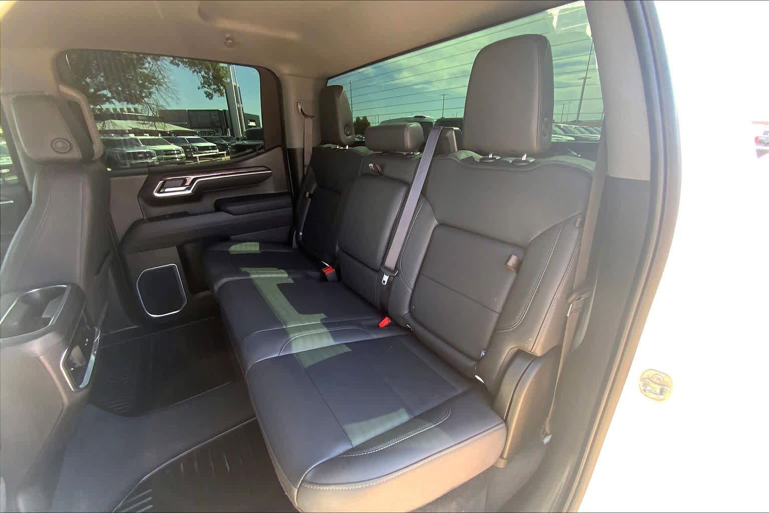 Used 2025 Chevrolet Silverado 1500 LTZ AWD/4WD image 21
