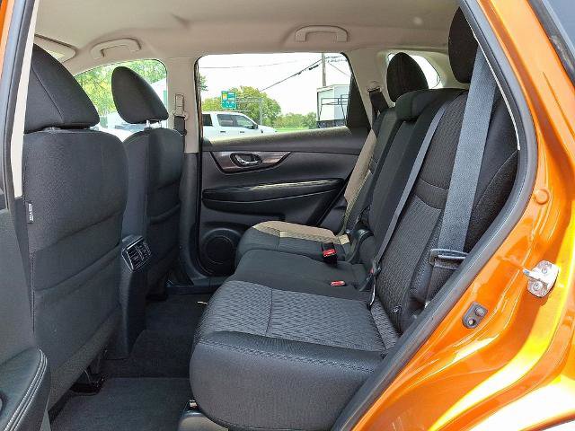 Used 2018 Nissan Rogue SV AWD/4WD image 10