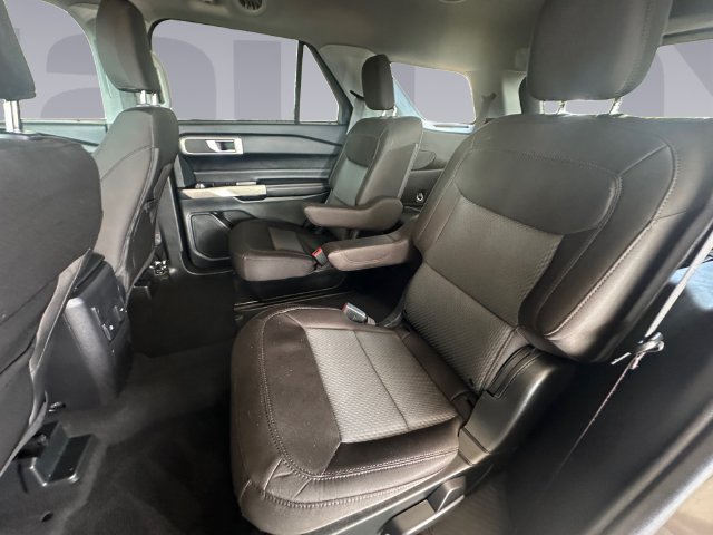 Certified 2023 Ford Explorer XLT w/ Class IV Trailer Tow Package AWD/4WD image 16