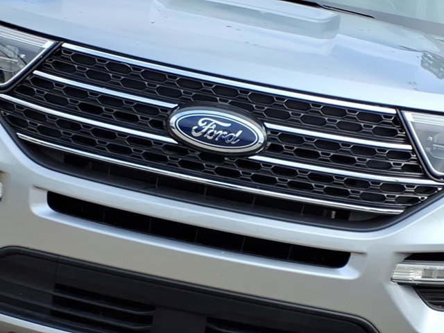 Certified 2024 Ford Explorer XLT w/ Equipment Group 202A AWD/4WD image 17