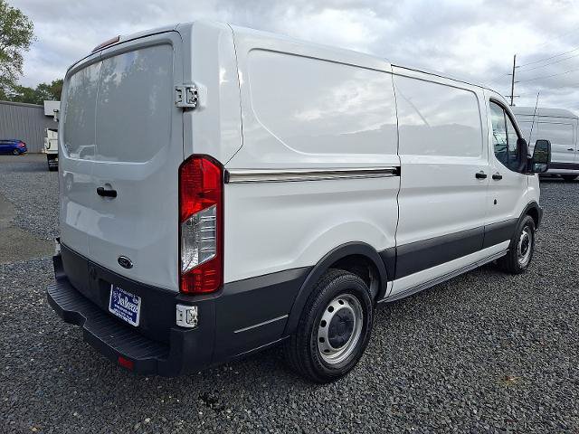 Certified 2017 Ford Transit 150 130 Low Roof RWD image 6