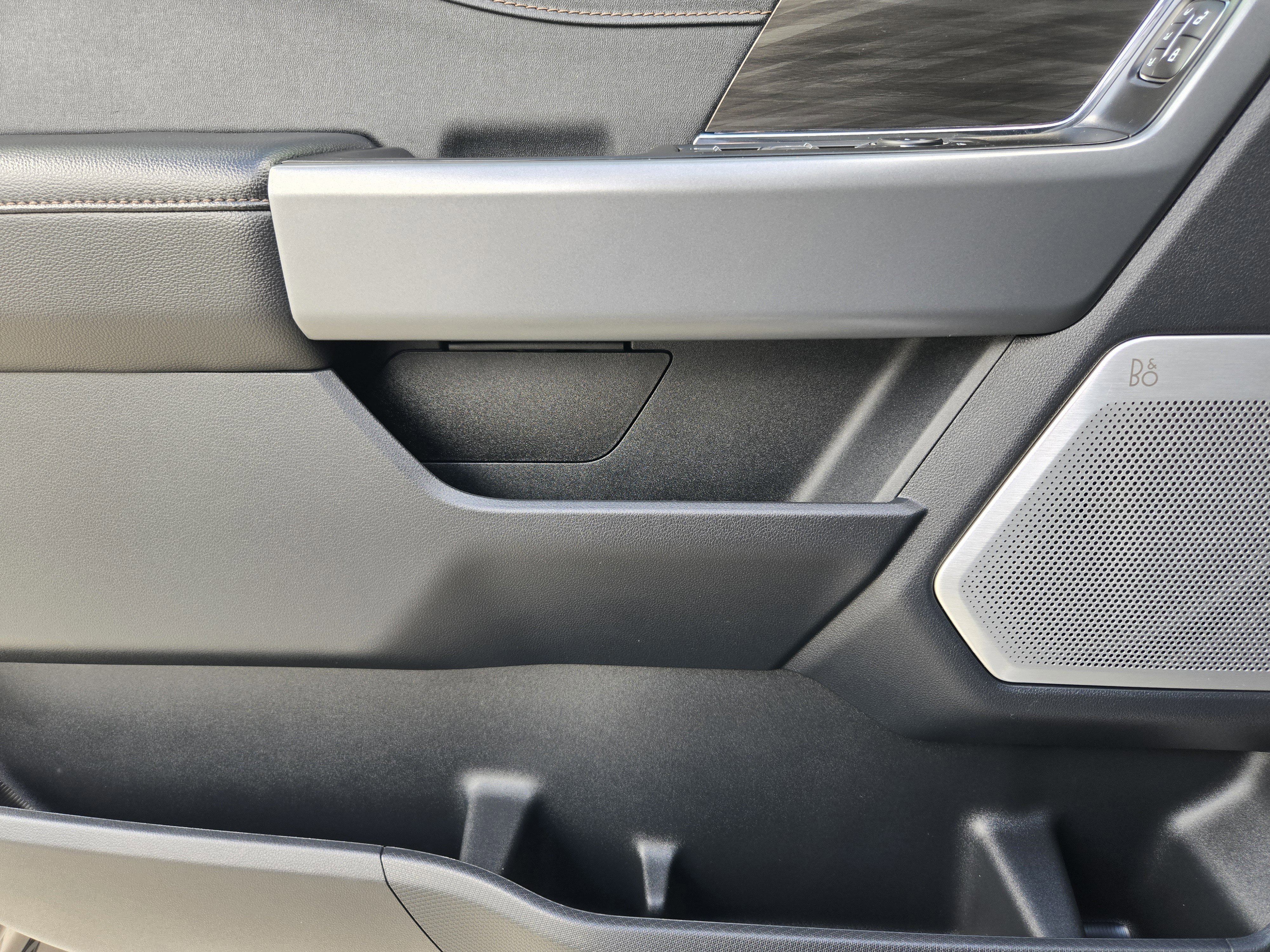 Certified 2024 Ford F150 Lariat w/ Equipment Group 502A High image 17