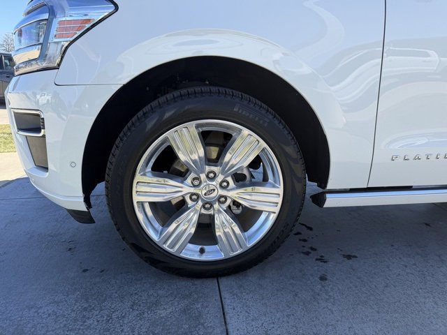Certified 2024 Ford Expedition Platinum image 4