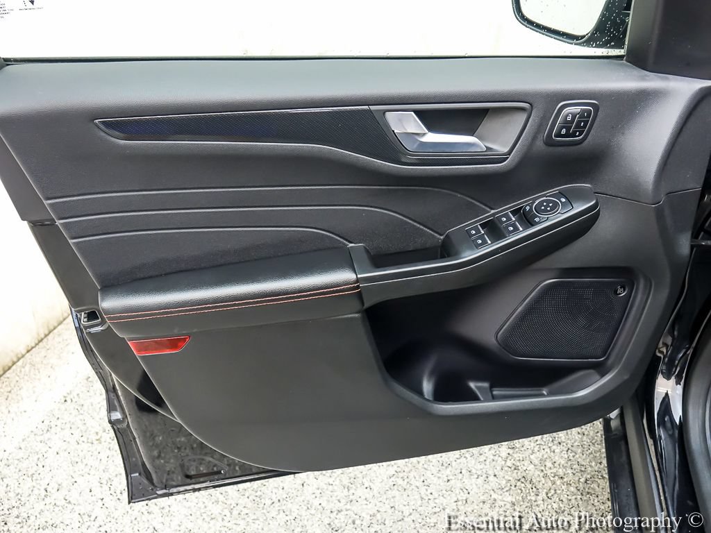 Certified 2023 Ford Escape ST-Line Elite w/ Premium Technology Package AWD/4WD image 18