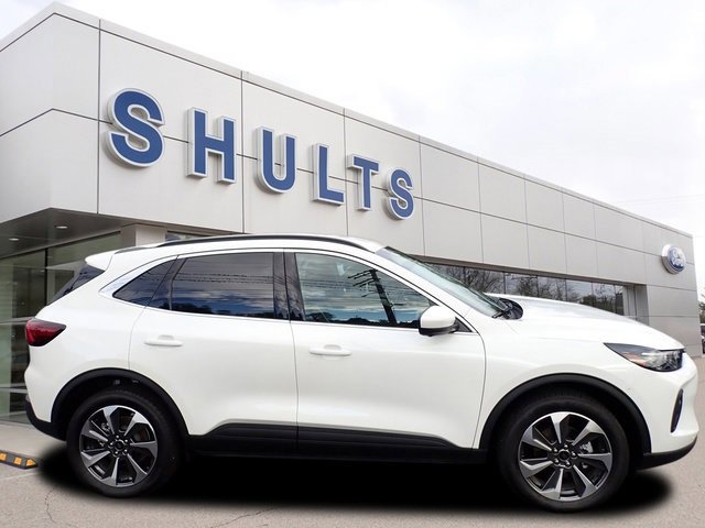 Certified 2024 Ford Escape Platinum image 2