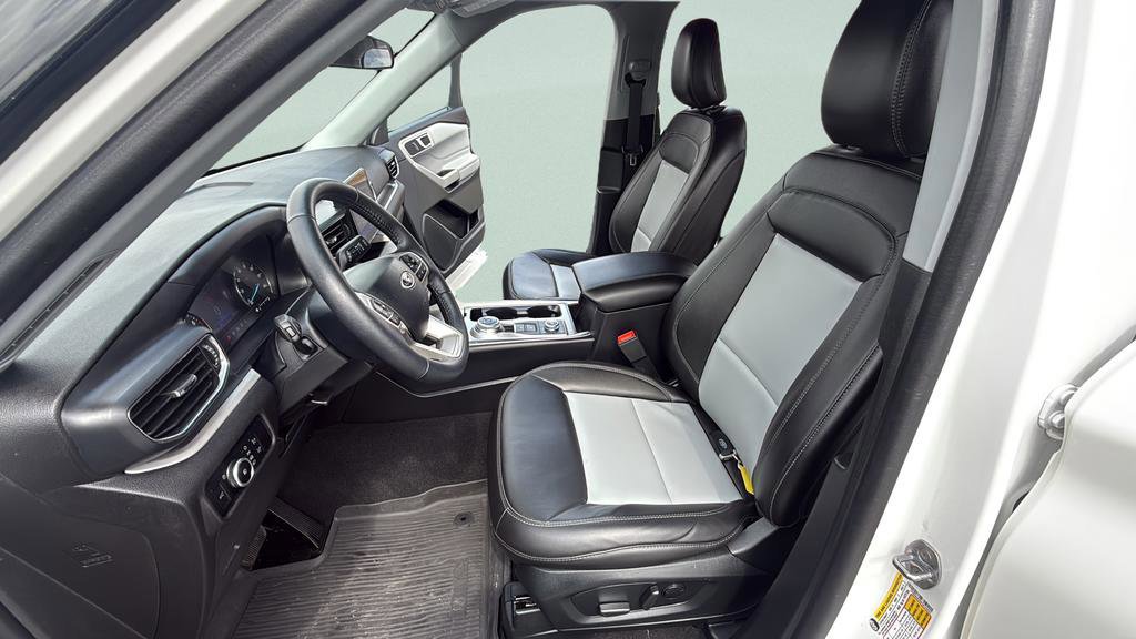 Certified 2023 Ford Explorer XLT w/ Equipment Group 202A AWD/4WD image 29