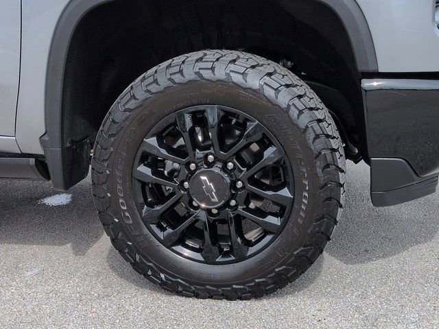 Used 2025 Chevrolet Silverado 2500 LTZ w/ LTZ Plus Package image 11