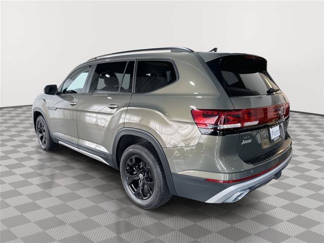 Used 2024 Volkswagen Atlas Peak Edition SEL AWD/4WD image 9