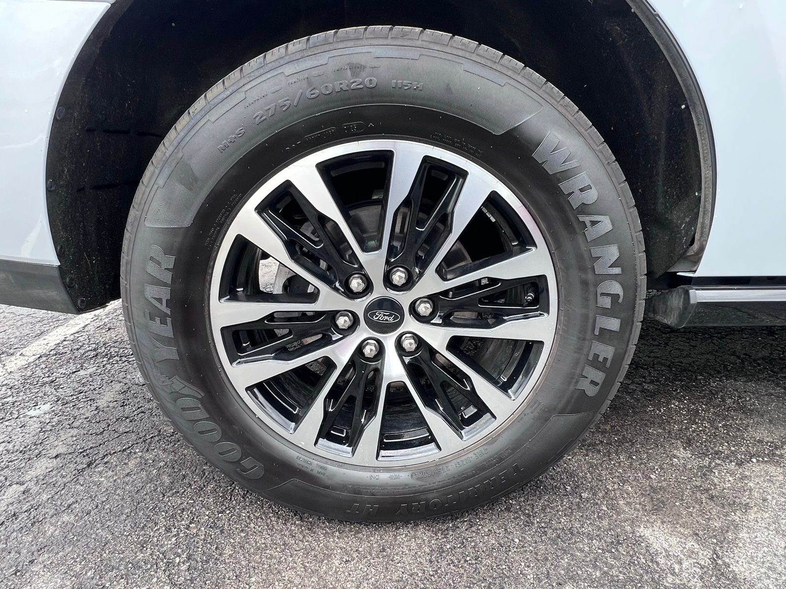 Certified 2025 Ford Expedition Platinum AWD/4WD image 28