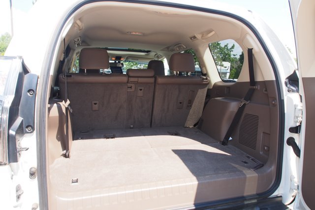 Used 2018 Lexus GX 460 Premium w/ Premium Package AWD/4WD image 16