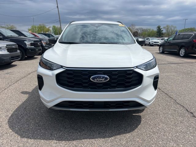 Certified 2024 Ford Escape ST-Line w/ Tech Pack #1 AWD/4WD image 2