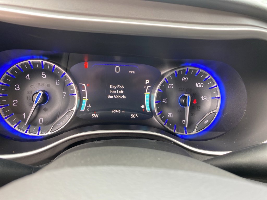 Used 2024 Chrysler Pacifica Touring-L image 35