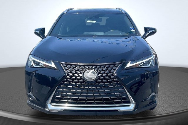 Used 2019 Lexus UX 200 w/ Premium Package FWD image 3