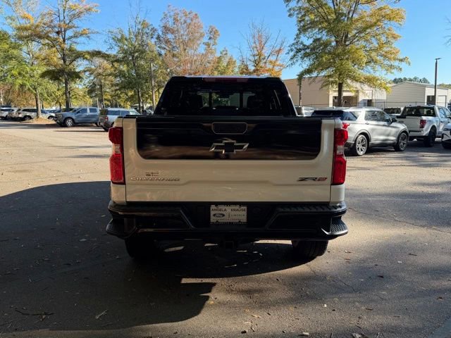 Used 2025 Chevrolet Silverado 1500 ZR2 w/ Technology Package image 4
