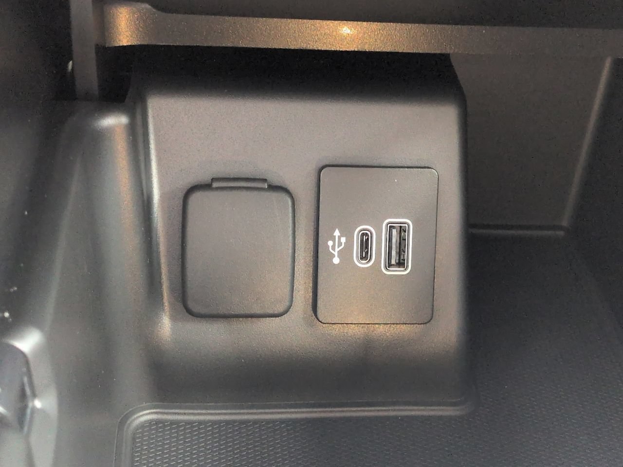 Certified 2025 Ford Explorer Active RWD image 20