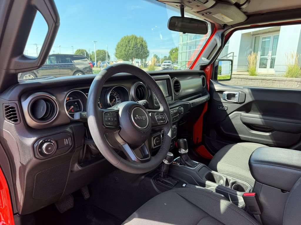Used 2023 Jeep Wrangler Unlimited Sport AWD/4WD image 10