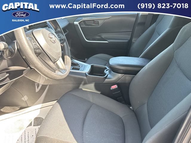 Used 2025 Toyota RAV4 LE AWD/4WD image 19