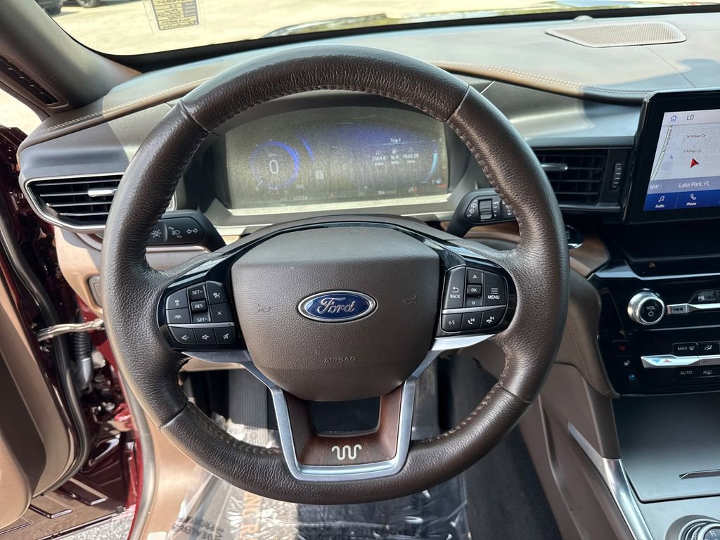 Certified 2023 Ford Explorer King Ranch w/ Class IV Trailer Tow Package AWD/4WD image 16