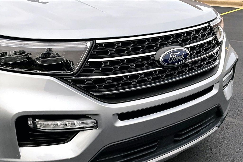 Certified 2023 Ford Explorer XLT w/ Equipment Group 202A AWD/4WD image 31