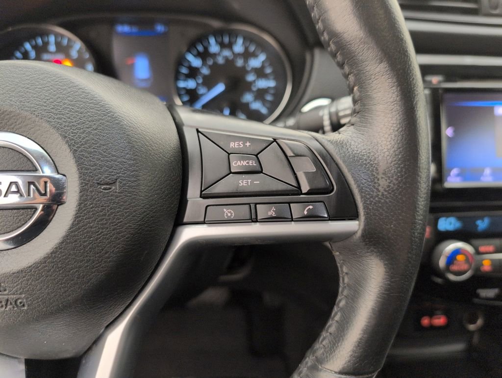 Used 2018 Nissan Rogue SV FWD image 35