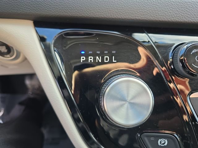 Used 2022 Chrysler Voyager LX image 20