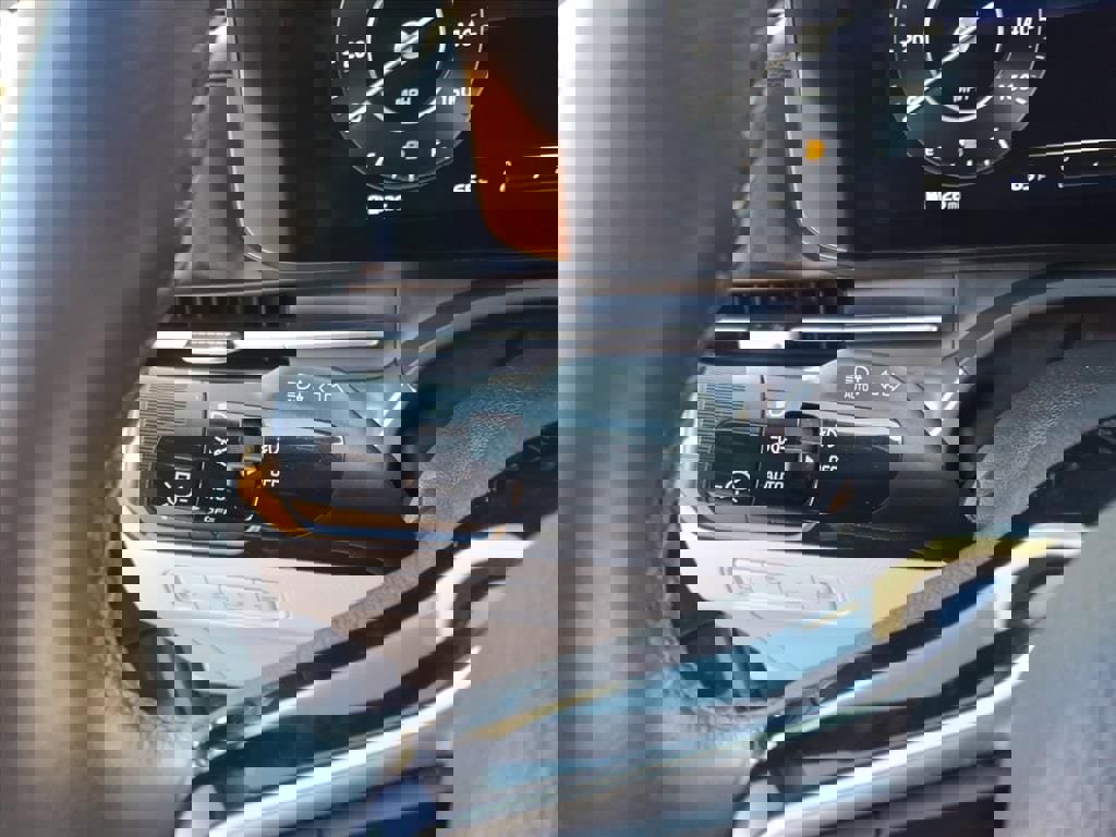 Used 2023 Kia Carnival SX Prestige image 26