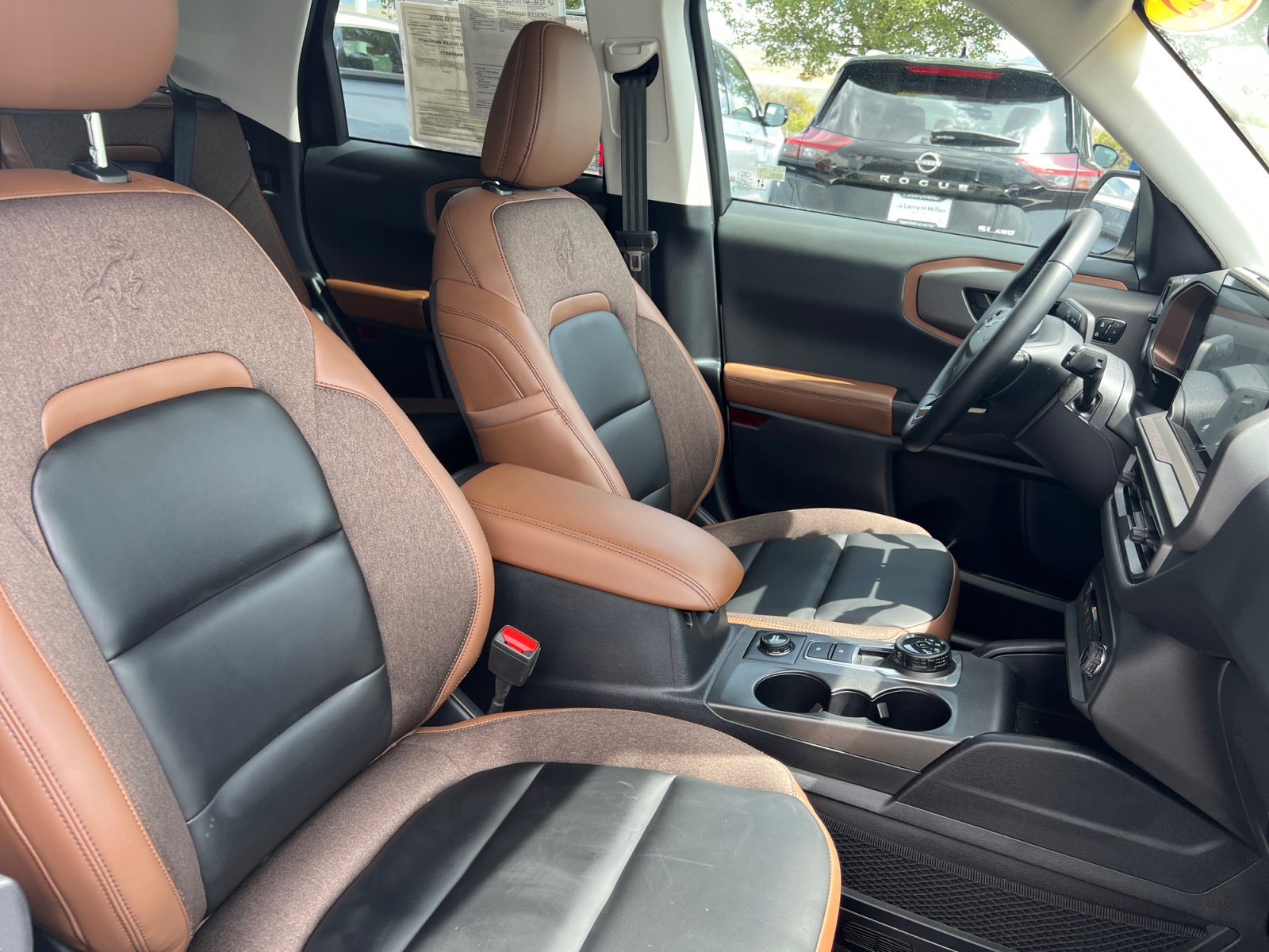 Certified 2025 Ford Bronco Sport Outer Banks w/ Outer Banks Tech Package+ AWD/4WD image 31