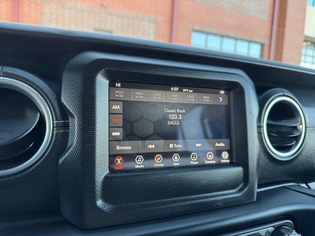 Used 2018 Jeep Wrangler Unlimited Sahara image 24