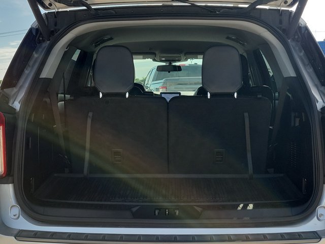 Certified 2022 Ford Explorer XLT w/ Equipment Group 202A RWD image 9