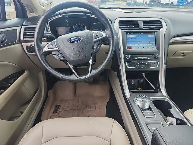 Certified 2017 Ford Fusion SE w/ Fusion SE Technology Package image 6