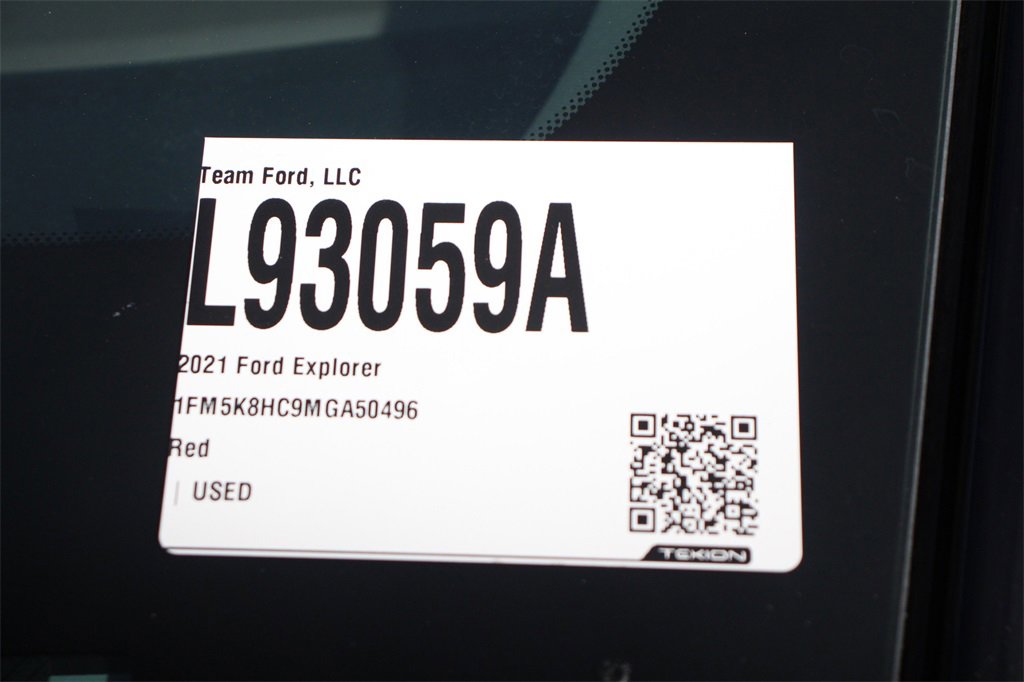 Certified 2021 Ford Explorer Platinum w/ Equipment Group 601A image 31